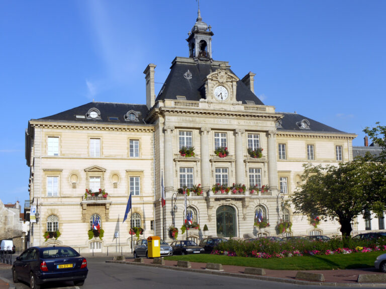 MEAUX  (77)